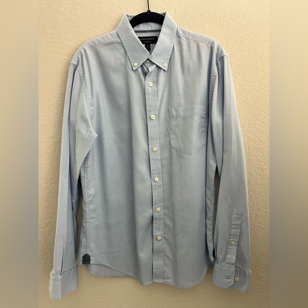 Banana republic Men’s untucked button up